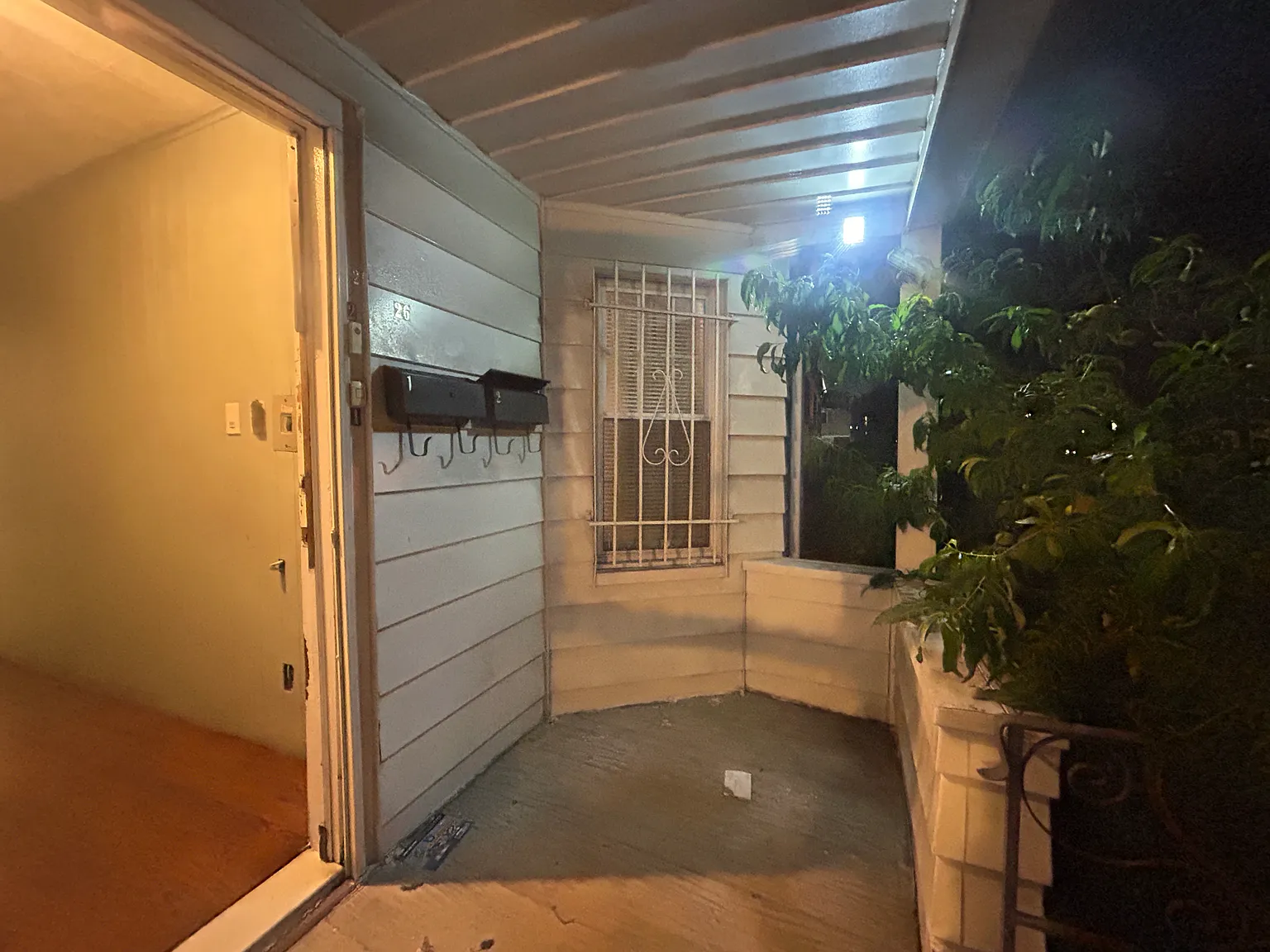 2 bed, 850 sqft, $2,300 — Photo 4