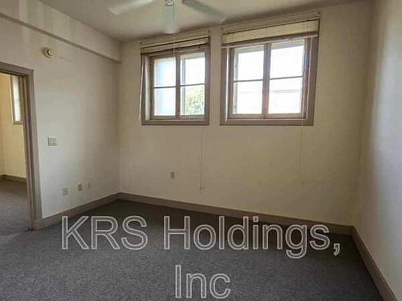 5th image of 631 W Washington St