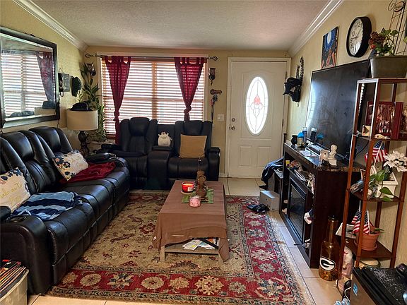 4th image of 7112 Southgate Boulevard #7112