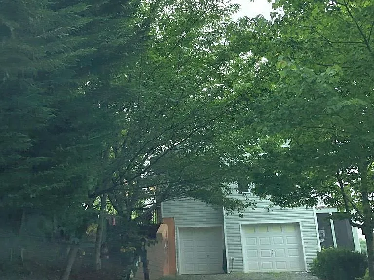687 Anderson Rd — Photo 29