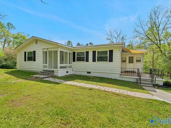 1710 Madison St SW, Hartselle, AL 35640