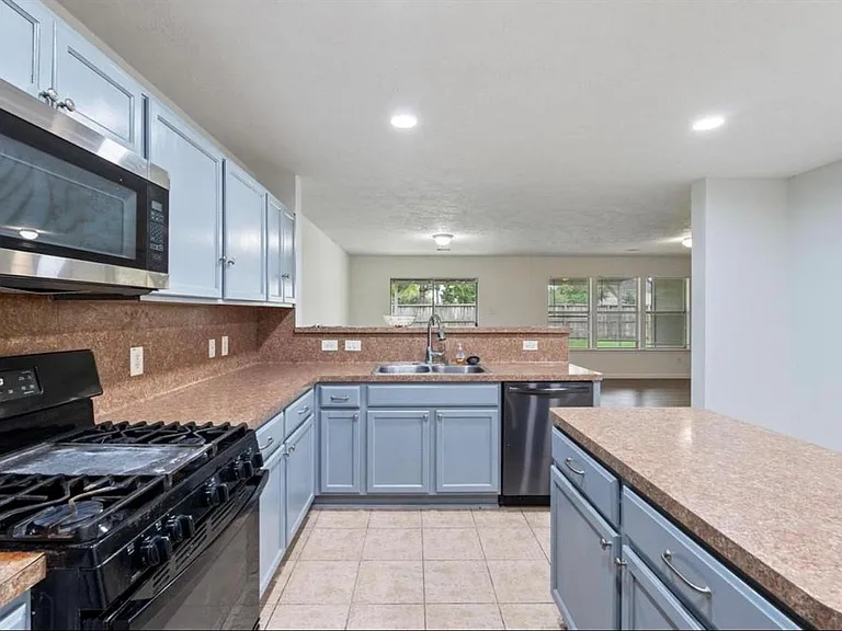 16119 Peach Bluff Ln — Photo 5