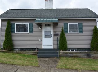242 N 10th St, Connellsville, PA 15425