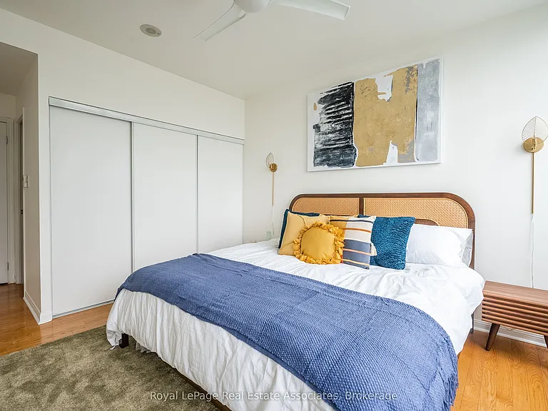 230 Queens Quay W #2811 — Photo 10