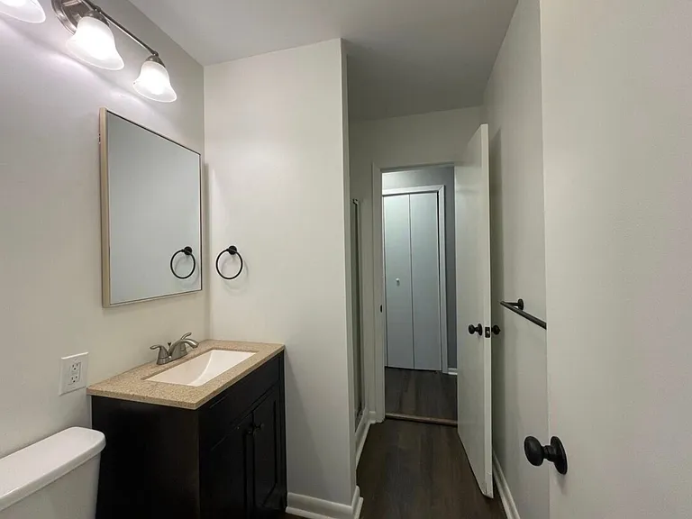 206 Challenger St — Photo 14