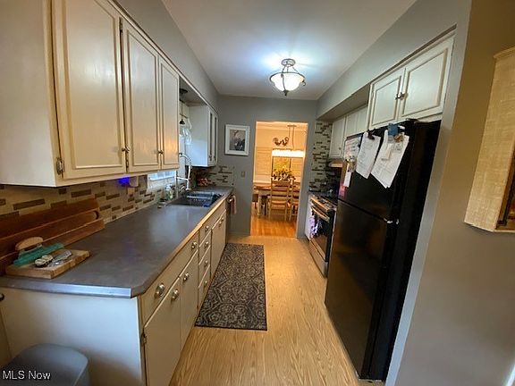 4th image of 1743 Coventry Ave NE