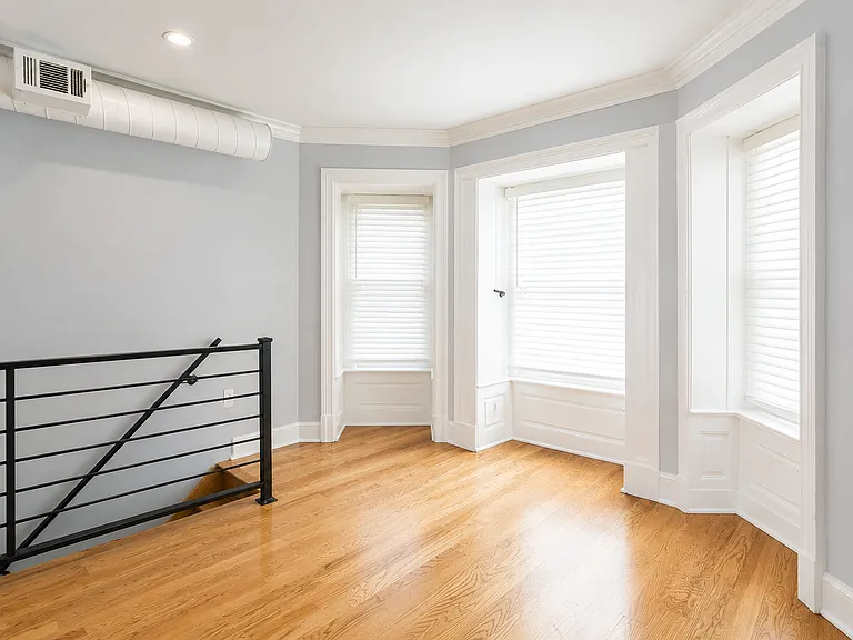 229 Washington Ave #3 — Photo 2