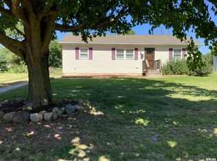 517 W Fulton St, Farmington, IL 61531