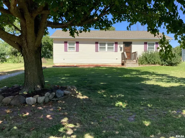 517 W Fulton St, Farmington, IL 61531