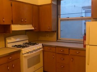 32-71 44th St #2A, Astoria, NY 11103
