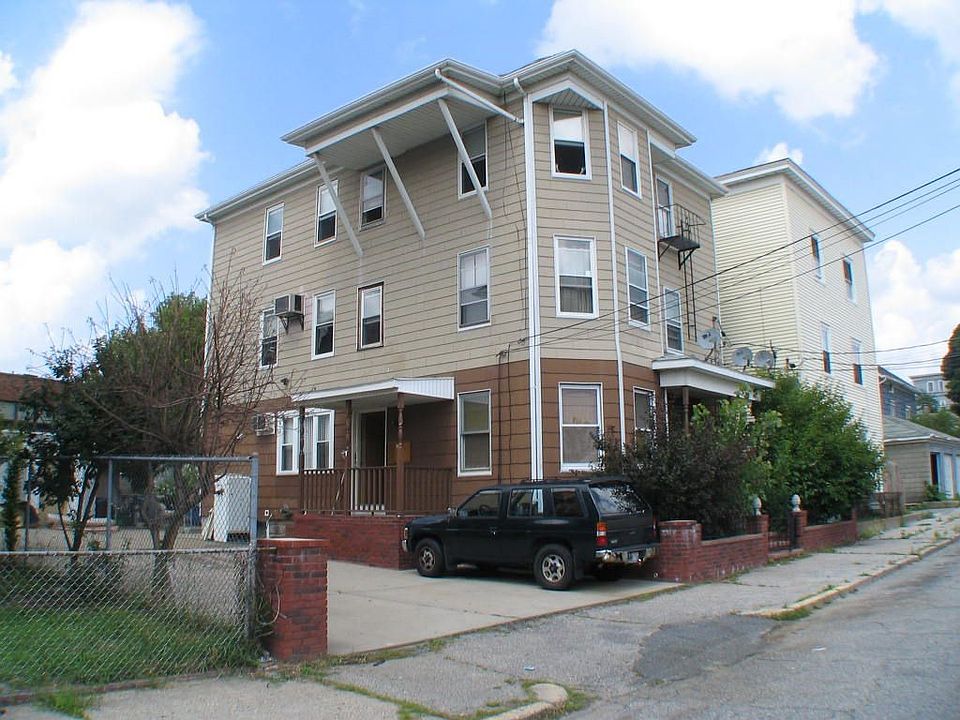 2nd image of 15 Beacon St
