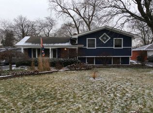 319 Sunrise Ave, Willowbrook, IL 60527