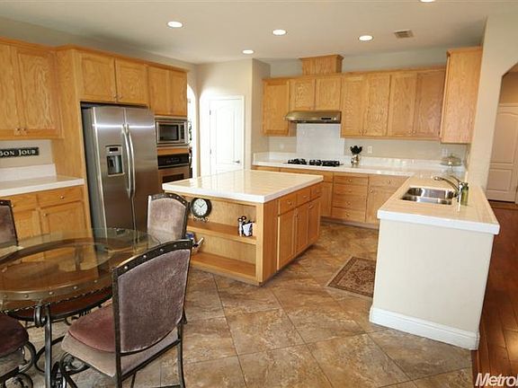 5th image of 3818 Old Oak Dr