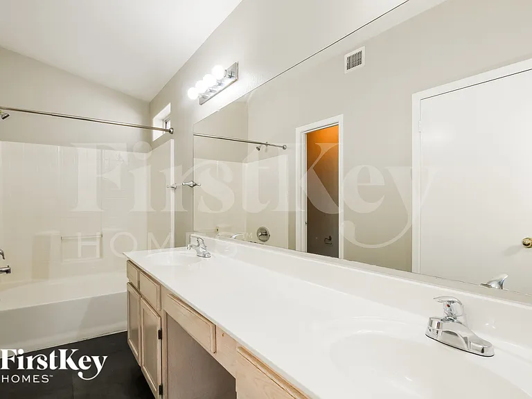 7570 W Comet Ave — Photo 13
