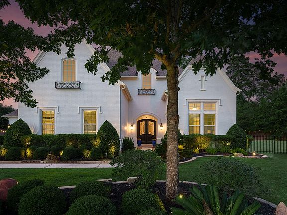 2nd image of 2343 Bottlebrush Ln