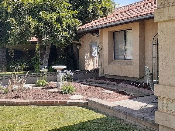 2nd image of 1484 Pepper Tree Dr