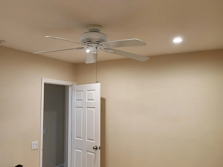 3335 Idell St — Photo 14