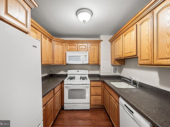 5th image of 1030 E Lancaster Ave APT 622