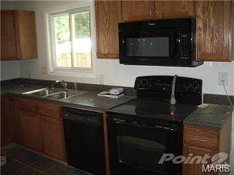 3rd image of 1035 Cedar Pl