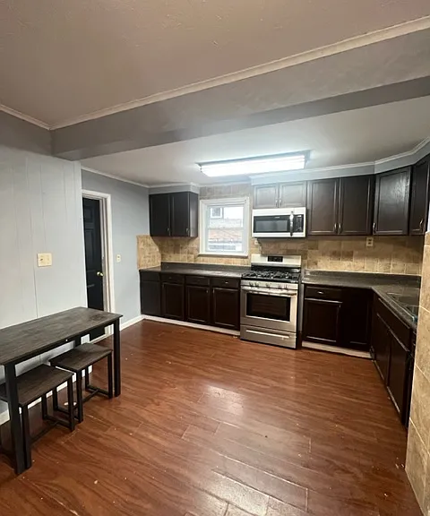 1112 E Colvin St #1 — Photo 1