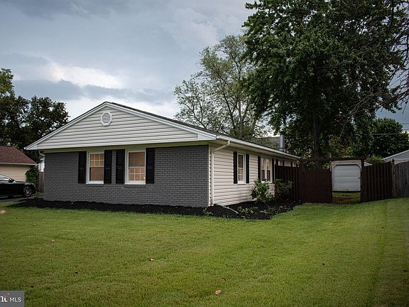 3rd image of 4120 Meadow Hill Ln