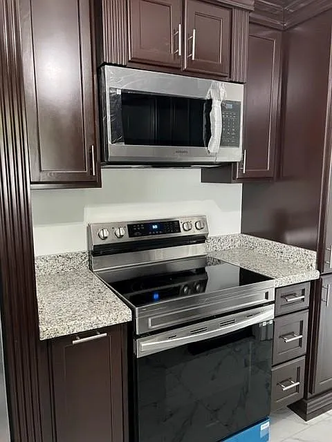 4 bed, 2.5 bath, 1777 sqft, $1,800 — Photo 4