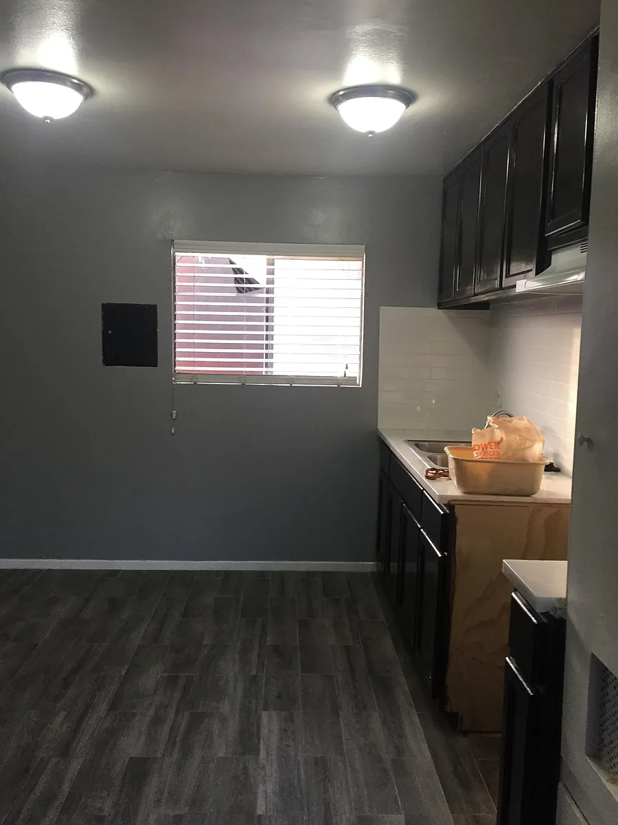 Building Photo - 431 W Colden Ave #4