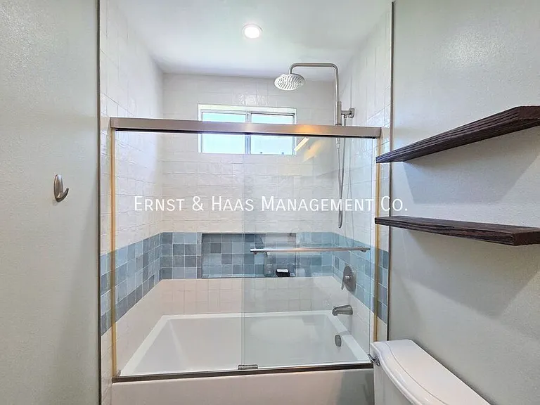 1926 Daisy Ave — Photo 26