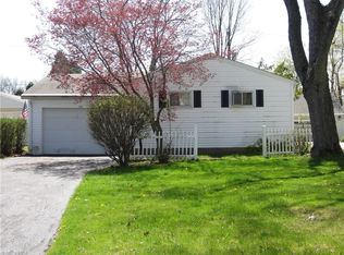 5692 Shawnee Dr, Lyndhurst, OH 44124