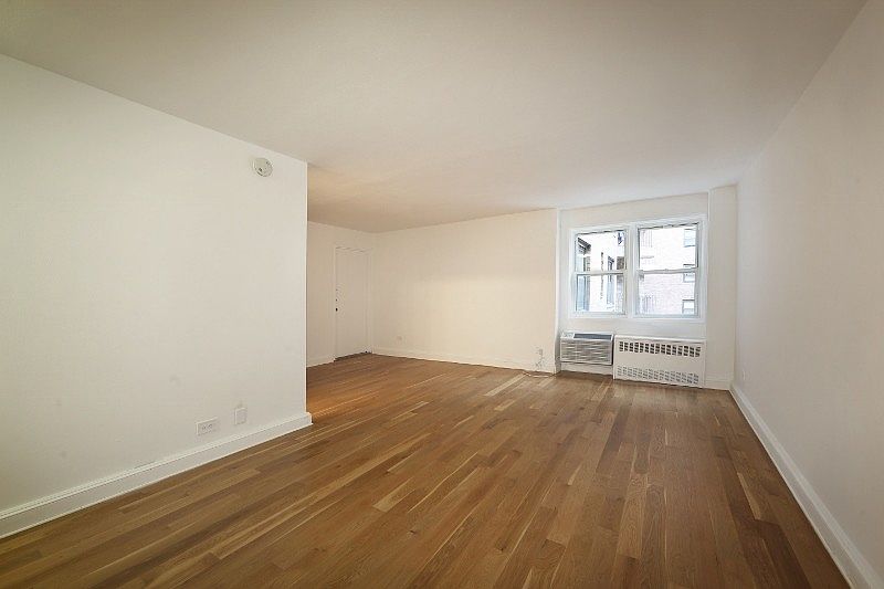 1st image of 77 W 15th St #220