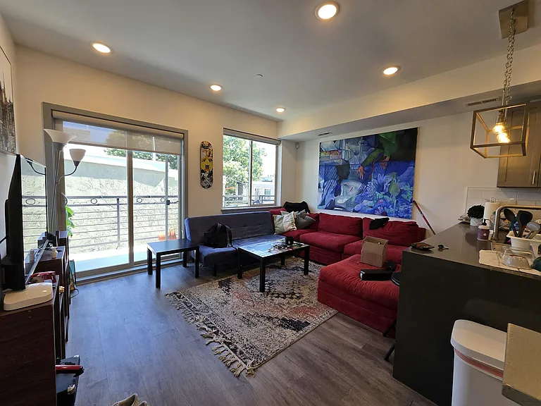 417 W Berks St #2 — Photo 2