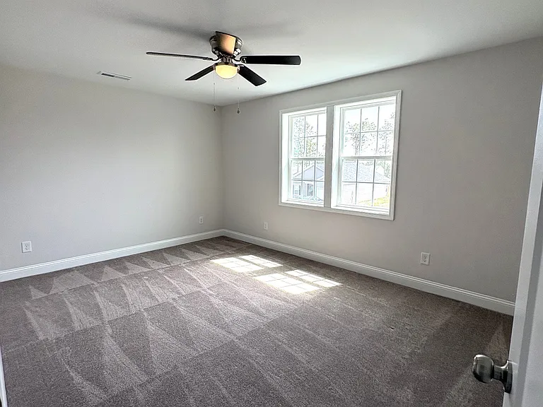 551 Stadium Dr — Photo 11