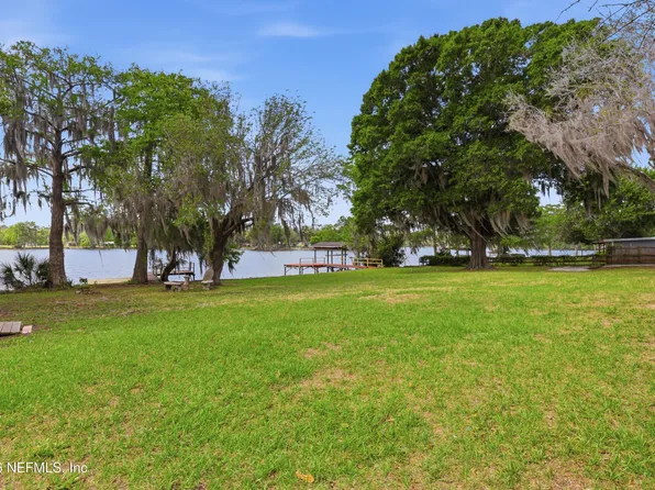 125 TWIN LAKE GROVE Drive, Interlachen, FL 32148