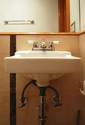 Rented by WAM Partners - William Moses Co. | media 79