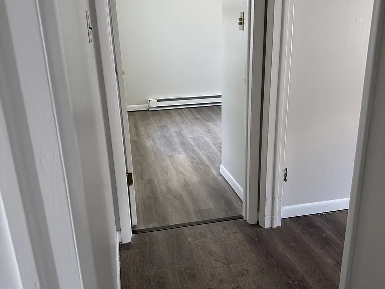 154 S Broadway #C — Photo 3