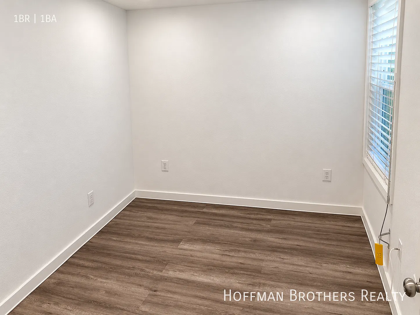 Section 8 Welcome! Bright 1br With Stove, Refrigerator + Microwave, Water & Trash Included! — Photo 3