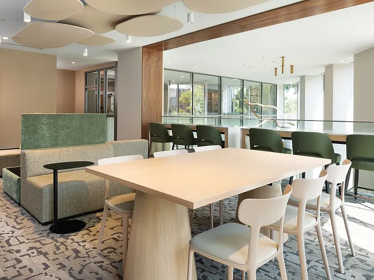 Mezzanine lounge with co-working space