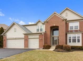 1352 Turnberry Ln, Mundelein, IL 60060