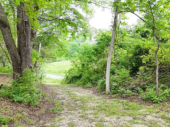 5th image of 325 W Hanley Rd