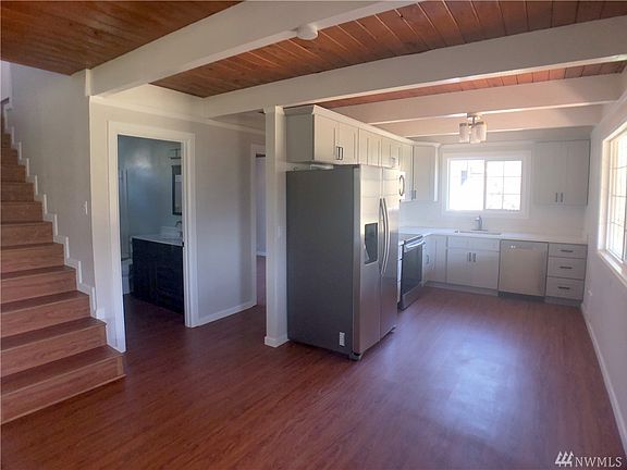2nd image of 846 Hake Ct SW