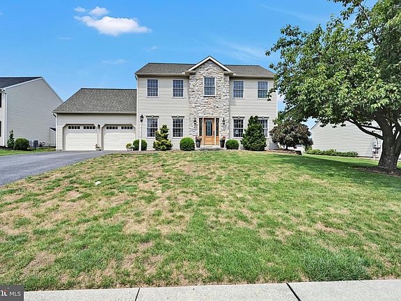 2nd image of 35 Manor Cir #L-0036