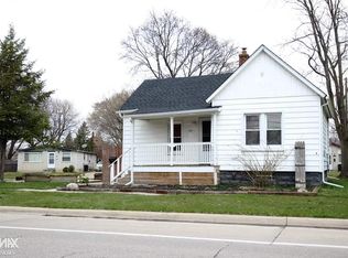 69 Rathbone St, Mount Clemens, MI 48043