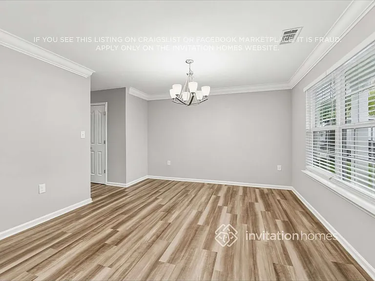 1719 Eastway Dr — Photo 7