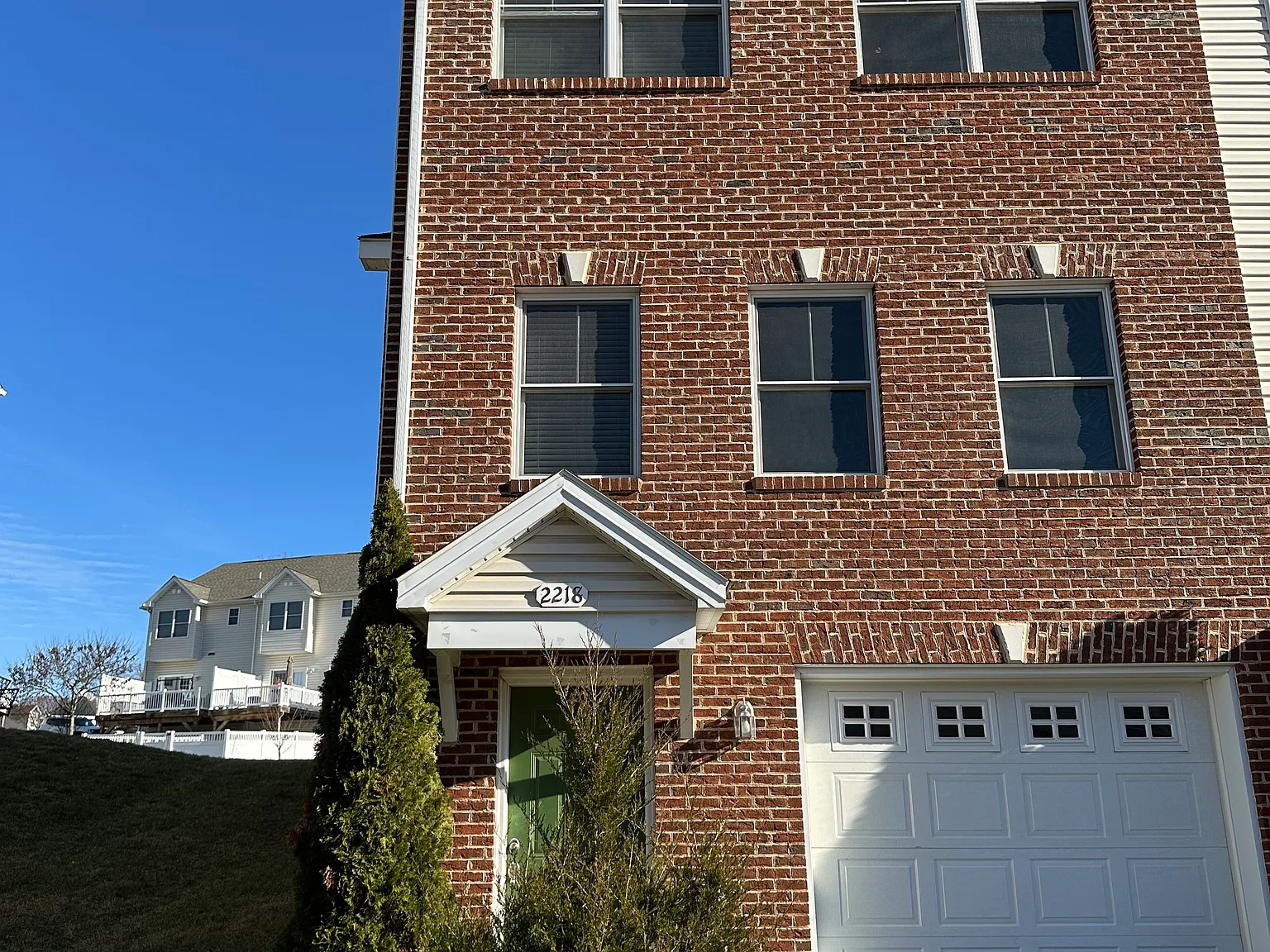 3 bed, 2460 sqft, $2,275 — Photo 1