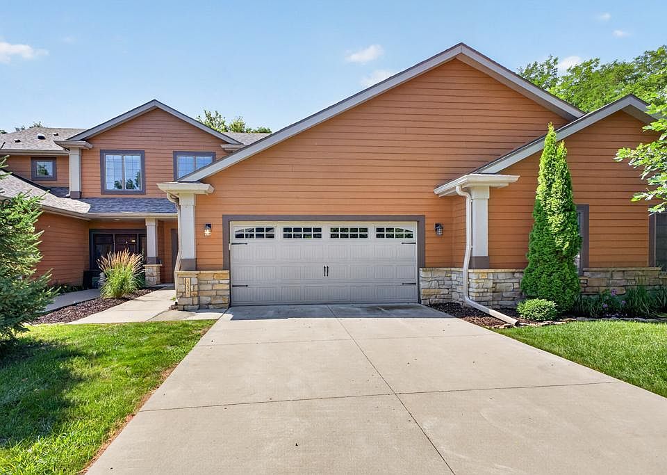 1st image of 552 Panorama Cir NW