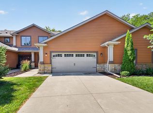 552 Panorama Cir NW, Rochester, MN 55901