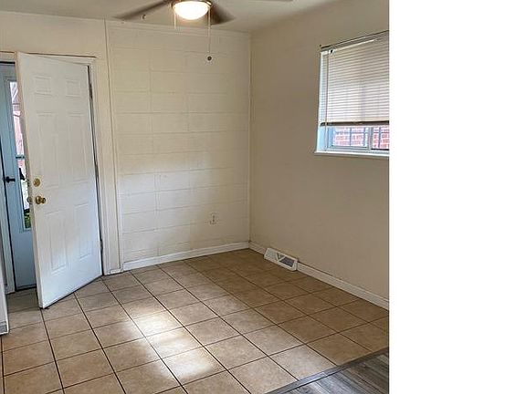 3rd image of 2254 N Marion St