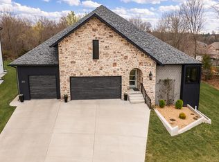 200 N Blarney Court, Nixa, MO 65714