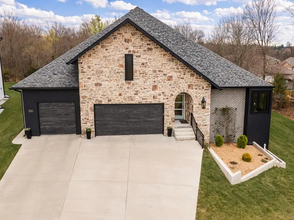 200-202 N Blarney Court, Nixa, MO 65714