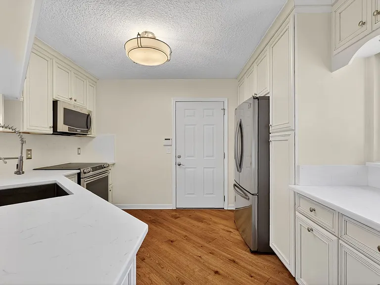 1625 Abrams Rd — Photo 14